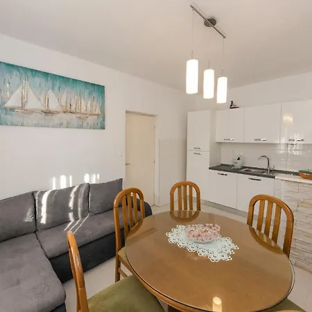 Apartment Mate Vinisce