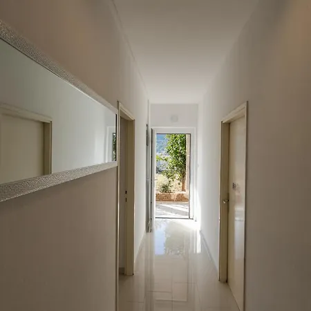 Mate Apartment *