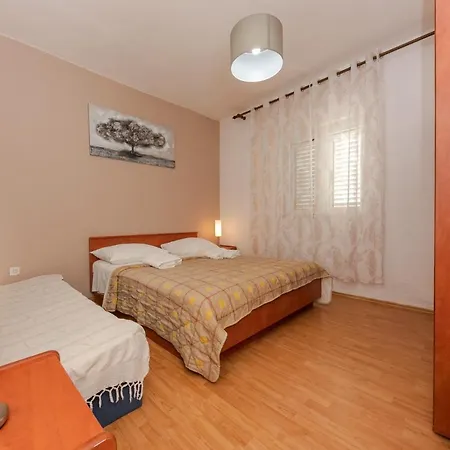Mate Apartment Vinisce