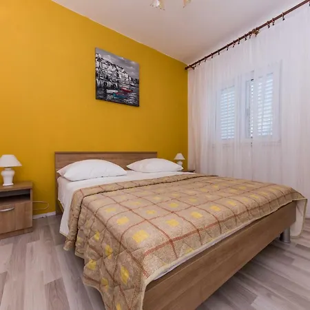 Mate Apartment *