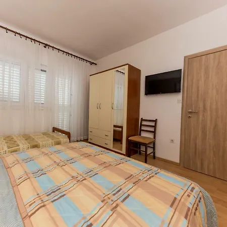 Apartment Mate