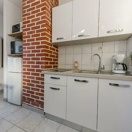 Apartment Mate