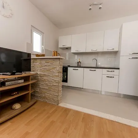 아파트 Mate Vinišće