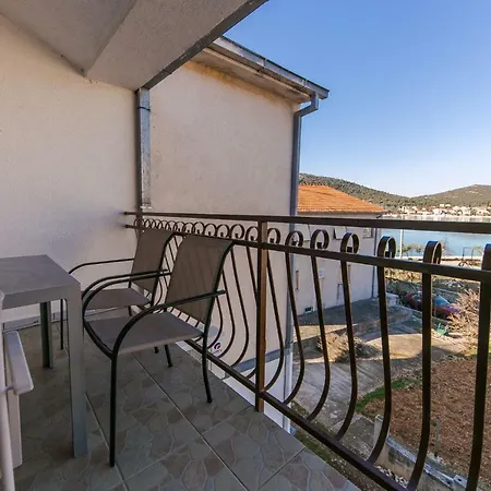 Mate Apartamento Vinišće
